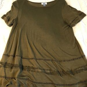Old navy olive top in size Medium!